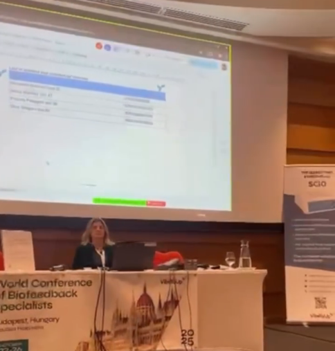 Filipa Pinto Cardoso num congresso internacional de biofeedback