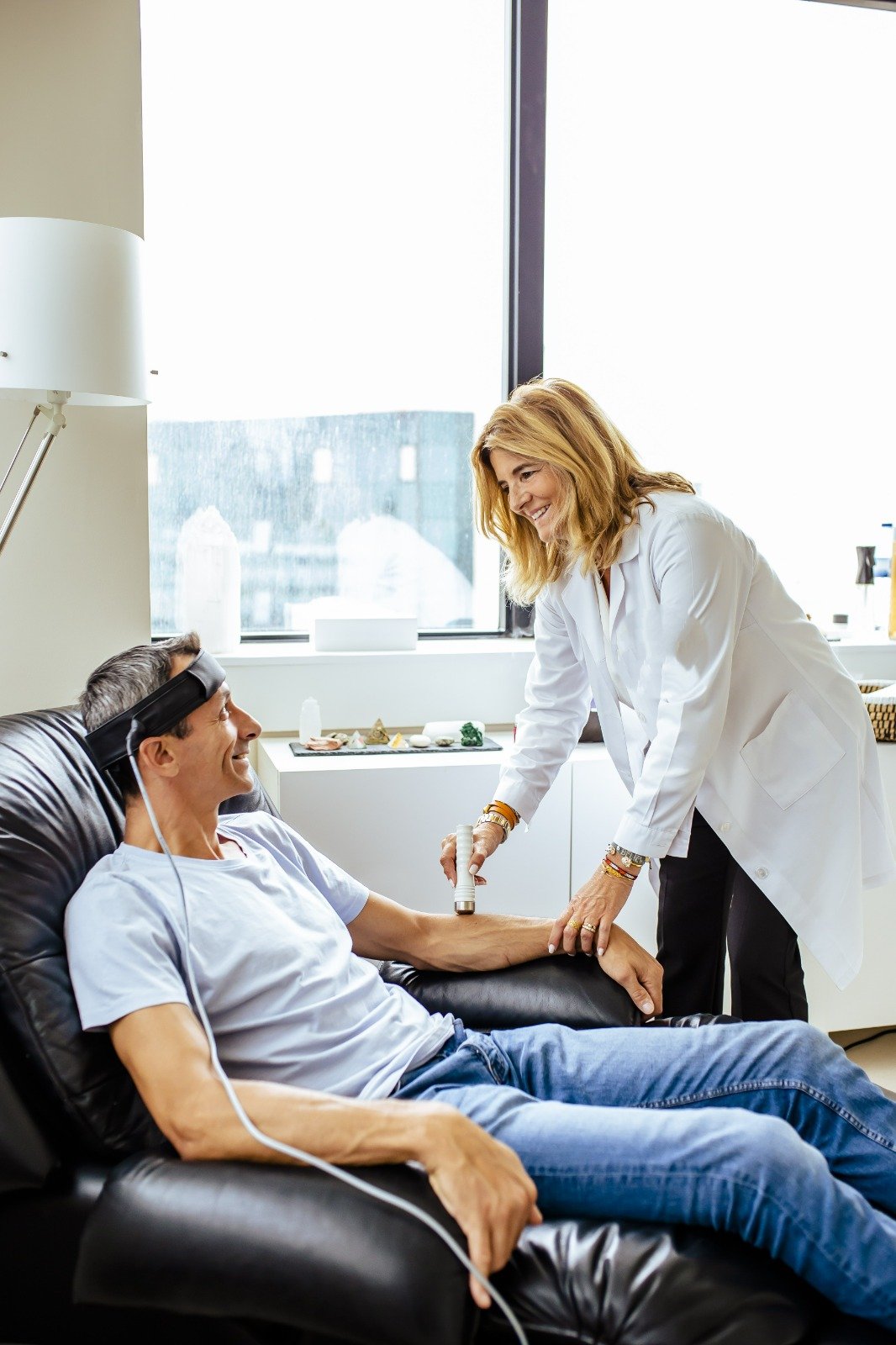 Sessão de biofeedback com paciente